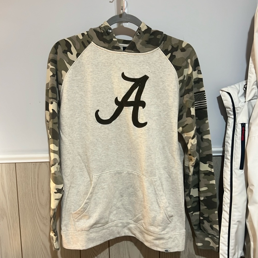 Men’s medium Alabama hoodie.
